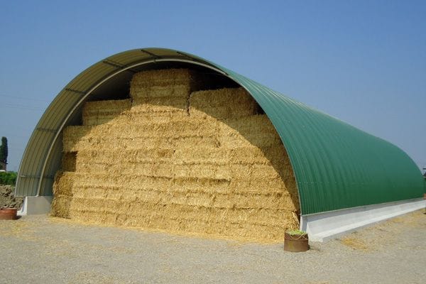 Agri coperture per foraggio e animali d'allevamento
